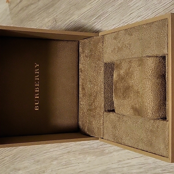 Burberry watch box - Picture 2 of 2